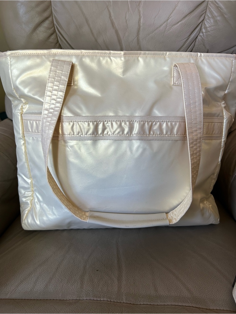 Lug Paddle Carry-All Tote Metallic Gold FINAL PRICE DROP - Picture 3 of 15